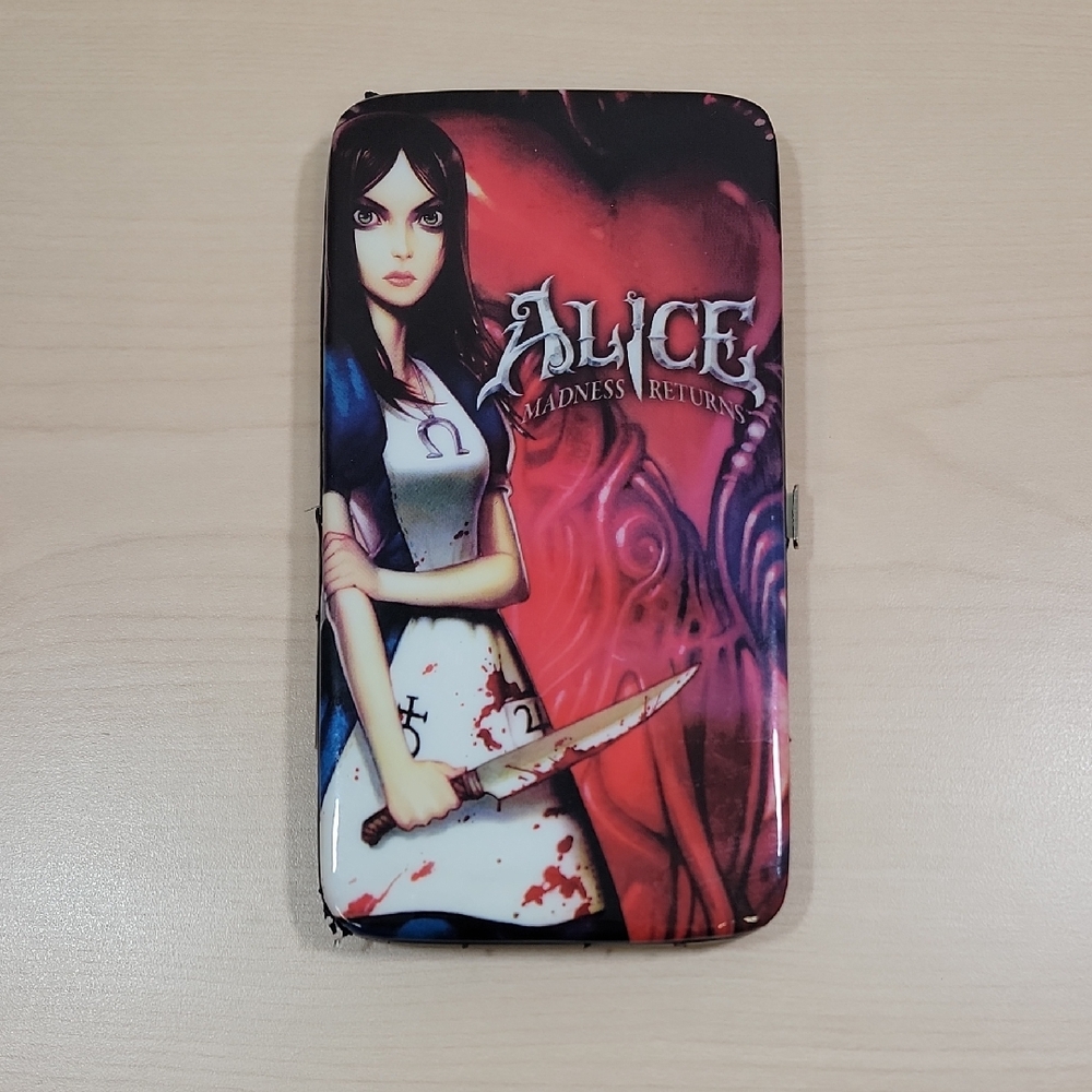 Alice: Madness Returns Wallet - Pink and Black